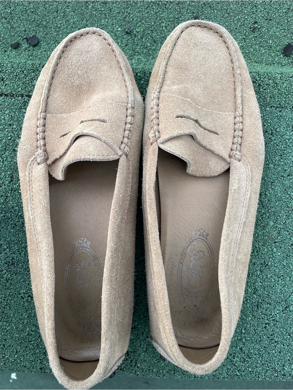 Tod’s Gommino Suede Penny Loafers Beige – EU 39